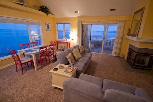 Pirate'S Cove Resort Condos Мантео Екстериор снимка