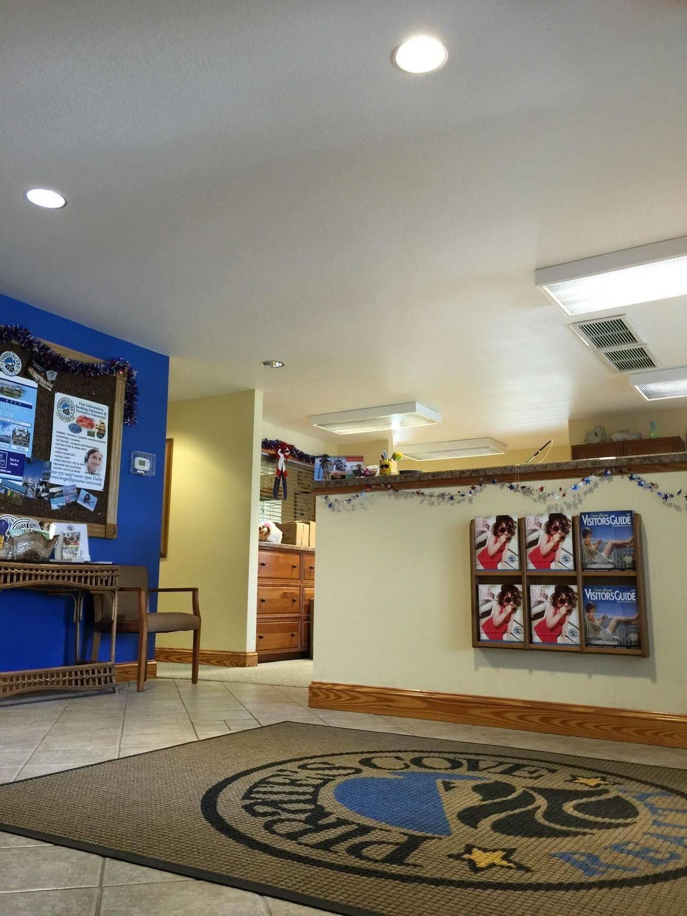 Pirate'S Cove Resort Condos Мантео Екстериор снимка