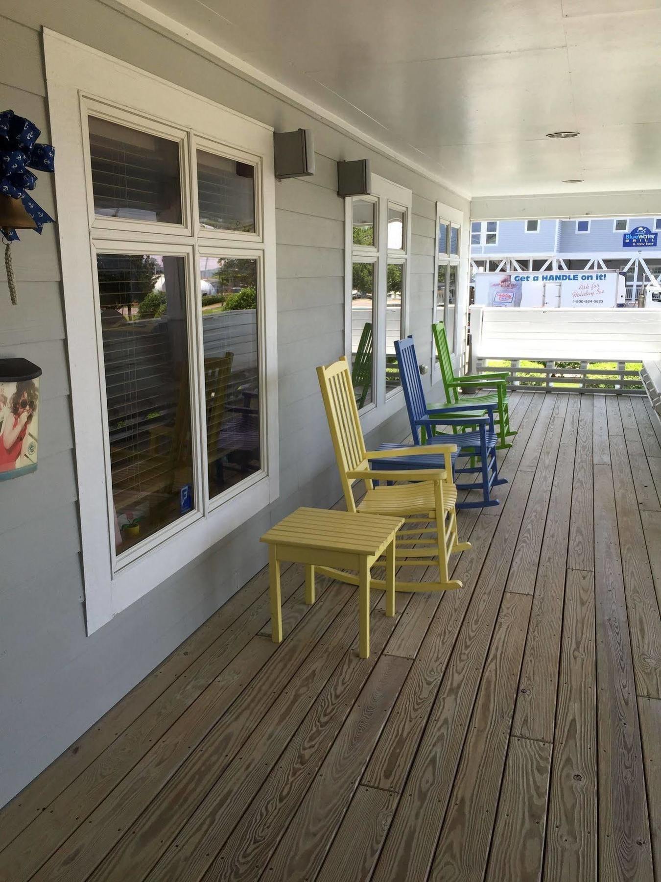 Pirate'S Cove Resort Condos Мантео Екстериор снимка